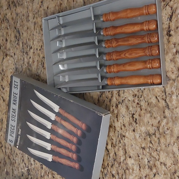 NWOT, VINTAGE STEAK KNIVES SET OF 6 WITH WOODEN HANDLE (VERY LIGHT) - Picture 1 of 5